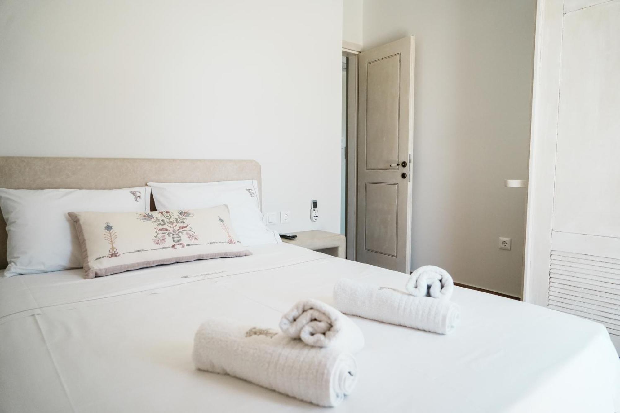 Filokalia 4 Veins - Vacation House With Sea View Каристос Екстериор снимка